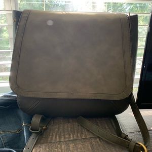 Green universal thread convertible bag